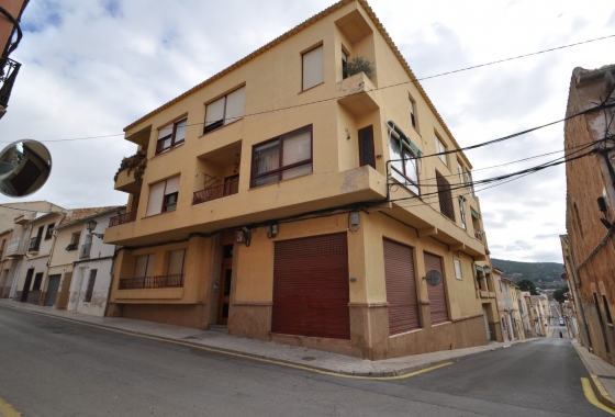 Apartment / flat - Resale - Pinoso - Inland