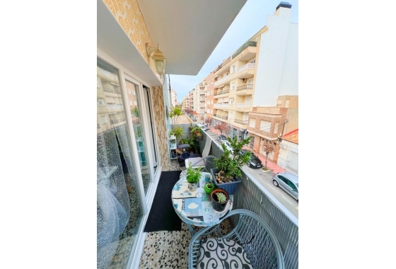 Apartment / flat - Resale - Torrevieja - Centro