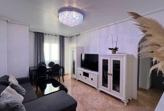 Apartment / flat - Resale - Torrevieja - Centro