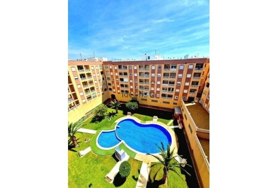 Apartment / flat - Resale - Torrevieja - Centro