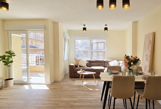 Apartment / flat - Resale - Torrevieja - Centro