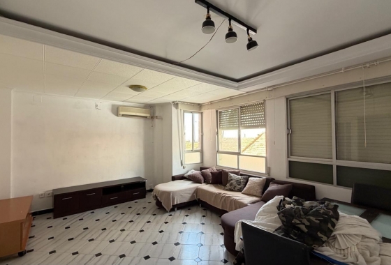 Apartment / flat - Resale - Torrevieja - Centro