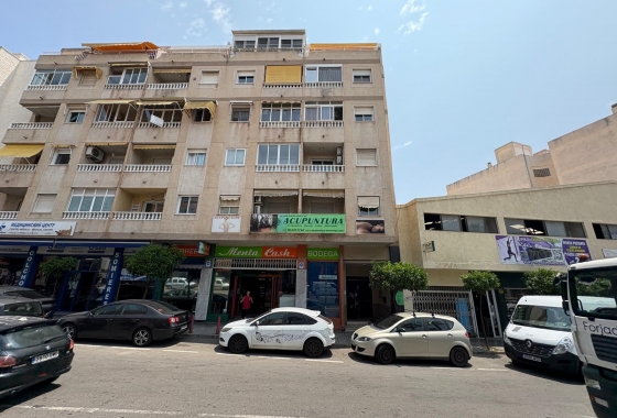 Apartment / flat - Resale - Torrevieja - MCO-24314