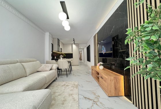 Apartment / flat - Resale - Torrevieja - Playa de los Locos