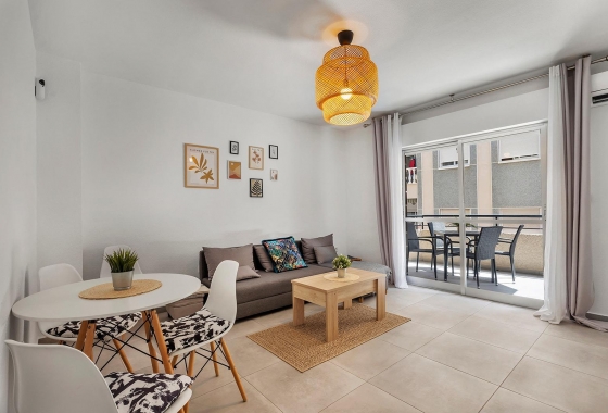 Apartment / flat - Resale - Torrevieja - Playa de los Locos