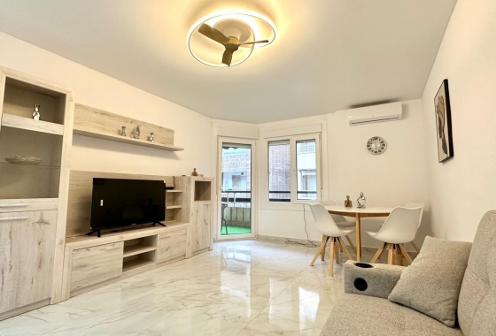 Apartment / flat - Resale - Torrevieja - Playa del Cura