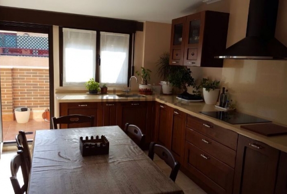 Apartment / flat - Resale - Villena - Inland