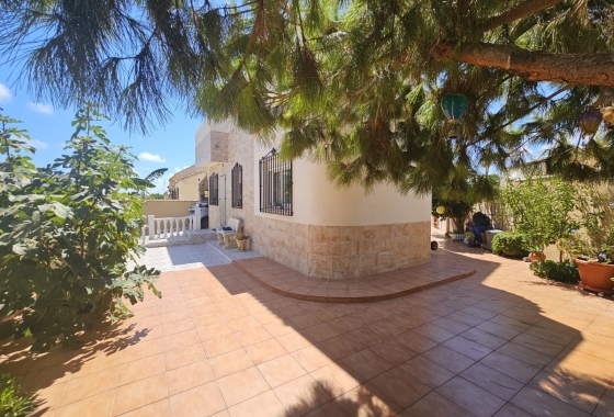 Chalet - Wiederverkauf - Torrevieja - RKE-1121