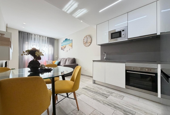 Квартира - Перепродажа - Torrevieja - Playa del Cura