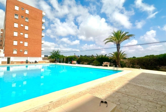 Квартира - Перепродажа - Torrevieja - Punta Prima