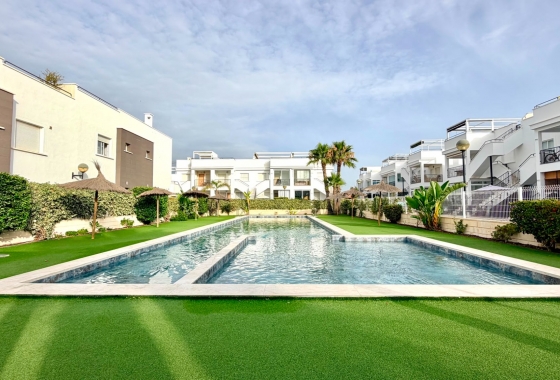 Lägenhet / lägenhet - Återförsäljning - Torrevieja - aguas nuevas
