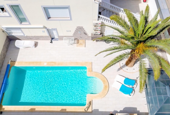 Stadthaus - Wiederverkauf - Torrevieja - Punta Prima