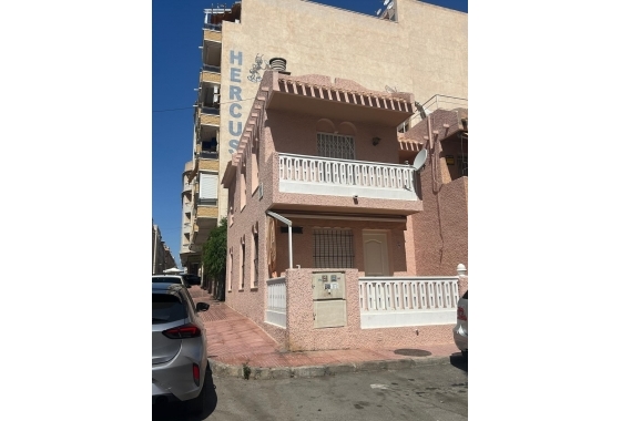 Таунхаус - Перепродажа - Torrevieja - MCO-72420