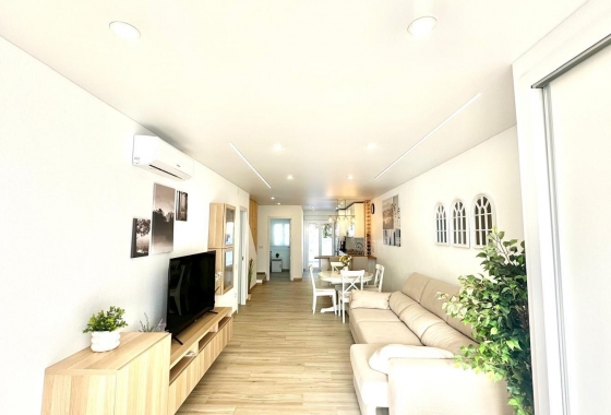 Townhouse - Resale - Torrevieja - Estacion De Autobuses