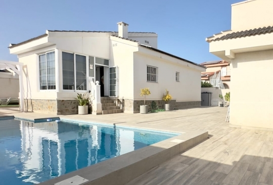 Villa - Återförsäljning - Ciudad Quesada - ZIA-78189