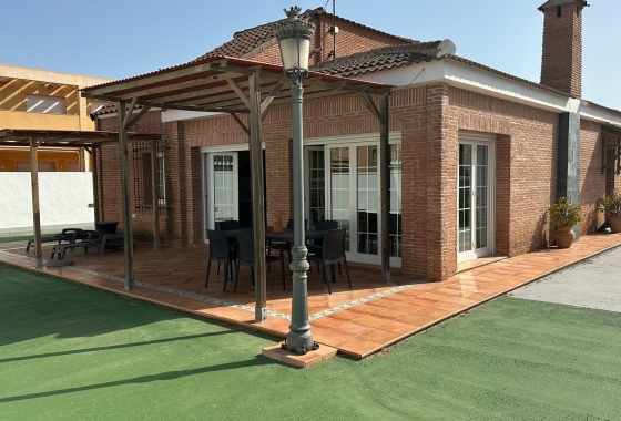Villa - Återförsäljning - La Manga del Mar Menor - Costa Calida