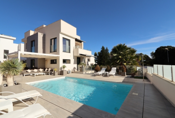 Villa - Återförsäljning - La Nucía - Costa Blanca