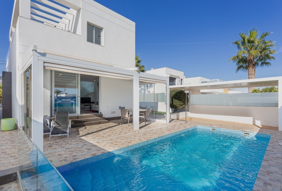 Villa - Återförsäljning - Orihuela Costa - Costa Blanca