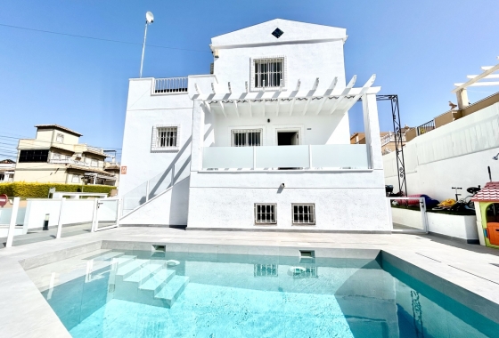 Villa - Återförsäljning - Orihuela Costa - Costa Blanca