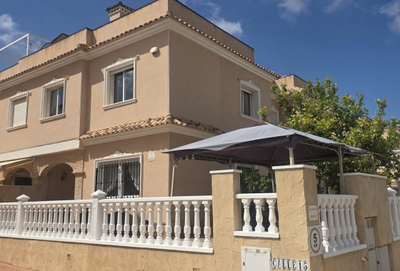 Villa - Återförsäljning - Orihuela Costa - Costa Blanca