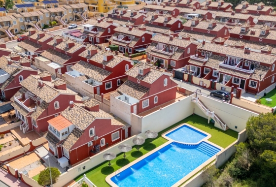 Villa - Återförsäljning - Orihuela Costa - Costa Blanca