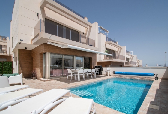 Villa - Återförsäljning - Orihuela Costa - MCO-40263
