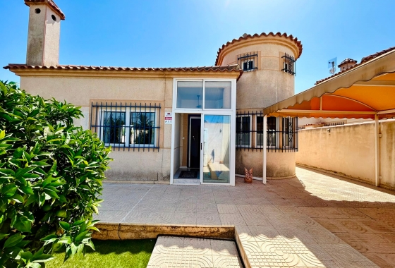 Villa - Återförsäljning - Torrevieja - Costa Blanca