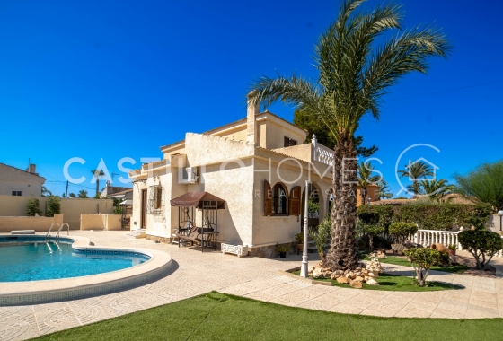 Villa - Återförsäljning - Torrevieja - El Chaparral