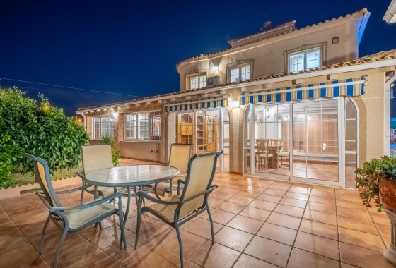 Villa - Återförsäljning - Torrevieja - El Chaparral