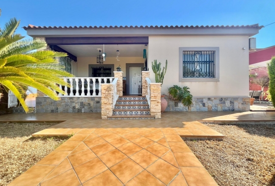 Villa - Återförsäljning - Torrevieja - Los Balcones - Los Altos del Edén