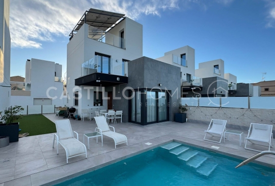 Villa - Herverkoop - Orihuela Costa - CAH-81622