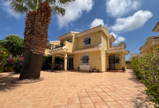 Villa - Herverkoop - Orihuela Costa - Costa Blanca