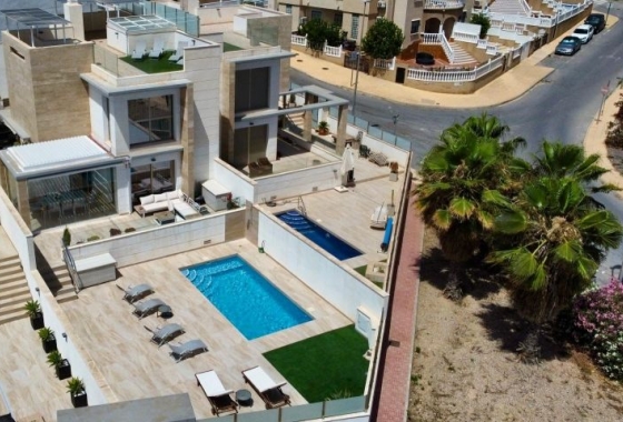 Villa - Herverkoop - Orihuela Costa - Costa Blanca