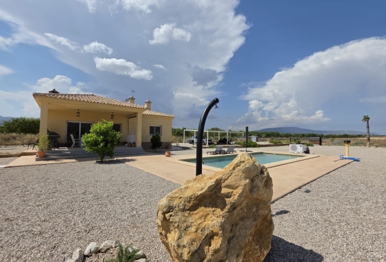 Villa - Herverkoop - Pinoso - Inland