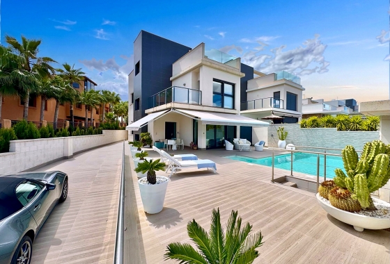 Villa - Herverkoop - San Miguel de Salinas - Bellavista