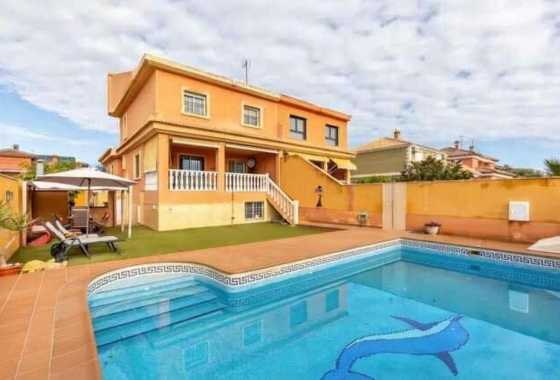 Villa - Herverkoop - Torrevieja - aguas nuevas
