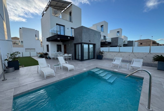 Villa - Herverkoop - Torrevieja - Costa Blanca