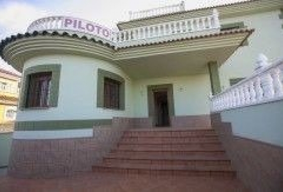 Villa - Nybyggnation - Torrevieja - Los Altos