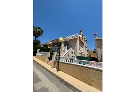 Вилла - Перепродажа - Orihuela Costa - Inland