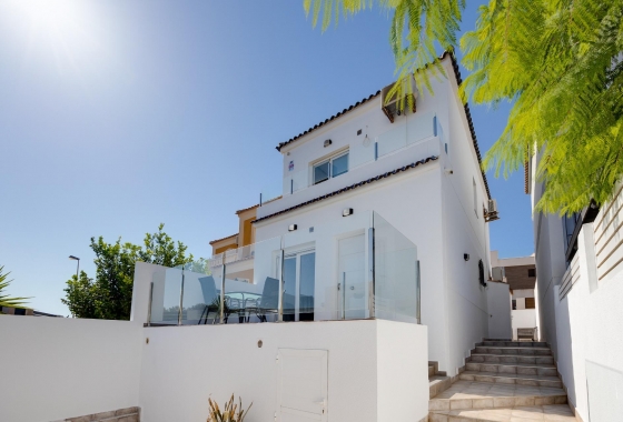 Вилла - Перепродажа - Torrevieja - aguas nuevas