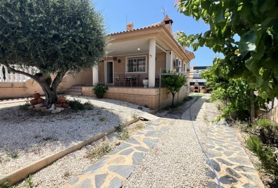 Вилла - Перепродажа - Torrevieja - aguas nuevas