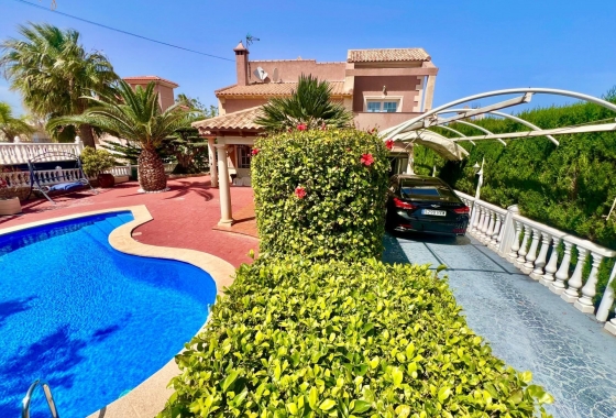Вилла - Перепродажа - Torrevieja - Los Balcones - Los Altos del Edén