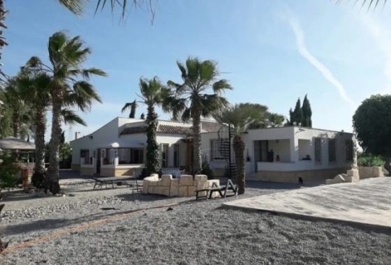 Villa - Resale - La Matanza - Inland