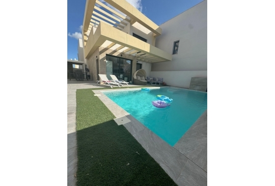 Villa - Resale - Los Montesinos - Urb. La Herrada