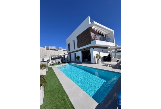 Villa - Resale - Orihuela Costa - MCO-31788