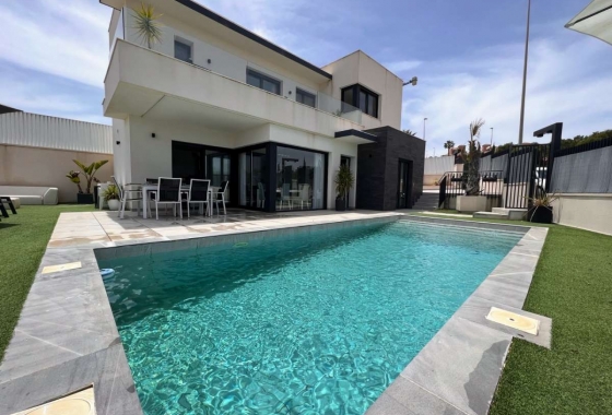 Villa - Resale - San Miguel de Salinas - Inland