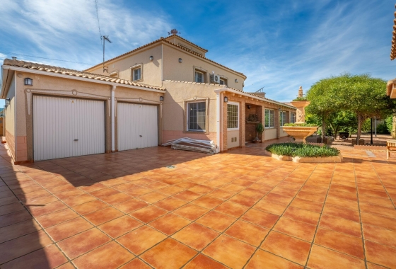 Villa - Resale - Torrevieja - El Chaparral