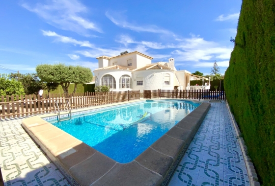 Villa - Resale - Torrevieja - Torrevieja