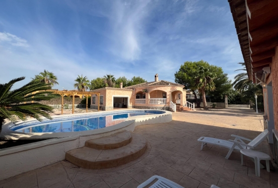 Villa - Reventa - Dolores - Cmno. Escorredor