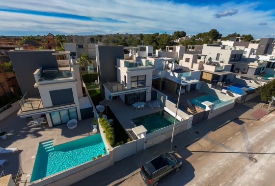 Villa - Reventa - San Miguel de Salinas - Bellavista